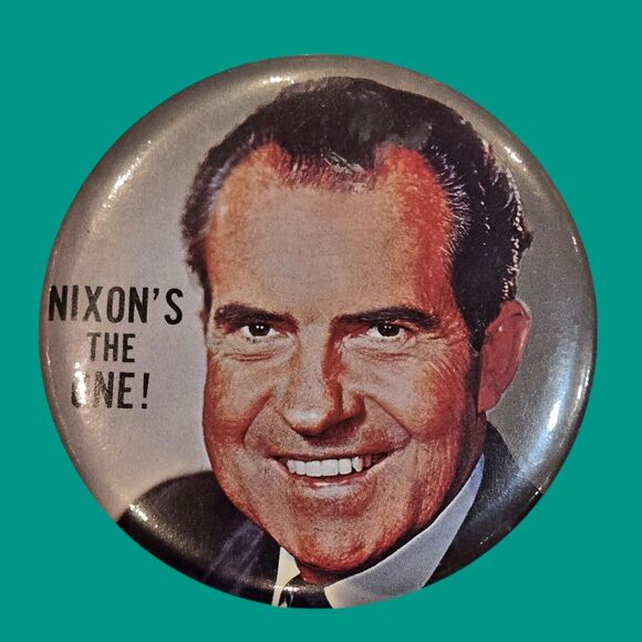 2 Nixon's The One Vintage Used 1968 Pinback Slogan Button Presidential Campaign - Picture 3 of 11